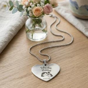 Colgante corazón grabado