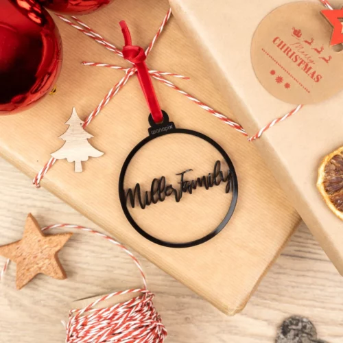 Bola de navidad de metacrilato con nombre personalizado