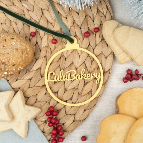 Bola de navidad de metacrilato con nombre personalizado