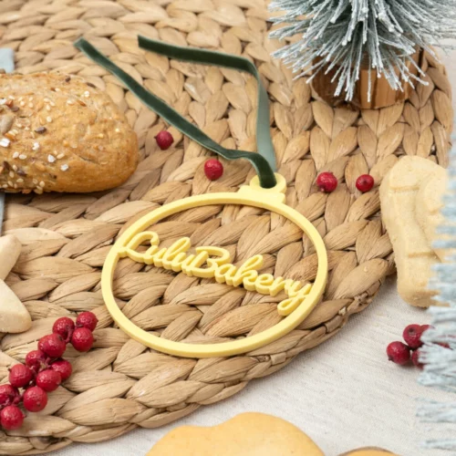 Bola de navidad de metacrilato con nombre personalizado