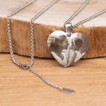 Colgante corazón grabado