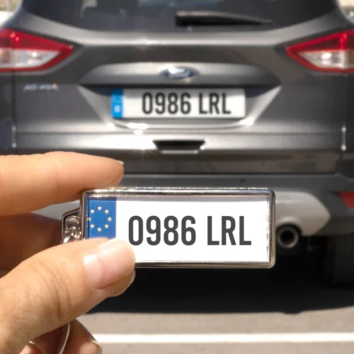 Llavero metálico alargado personalizado
