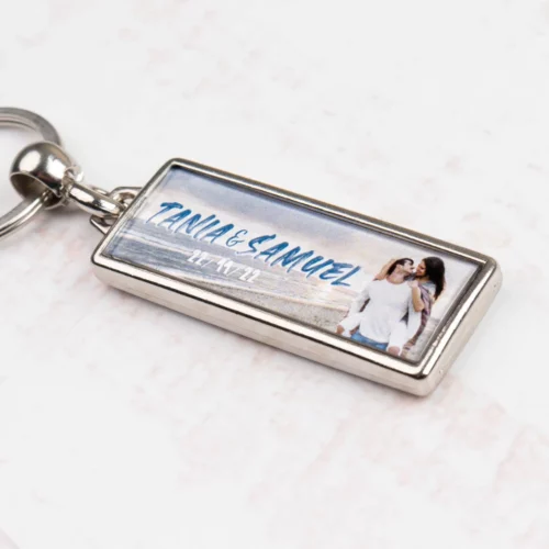 Llavero metálico alargado personalizado