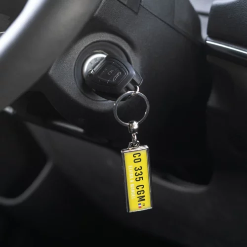 Llavero metálico alargado personalizado