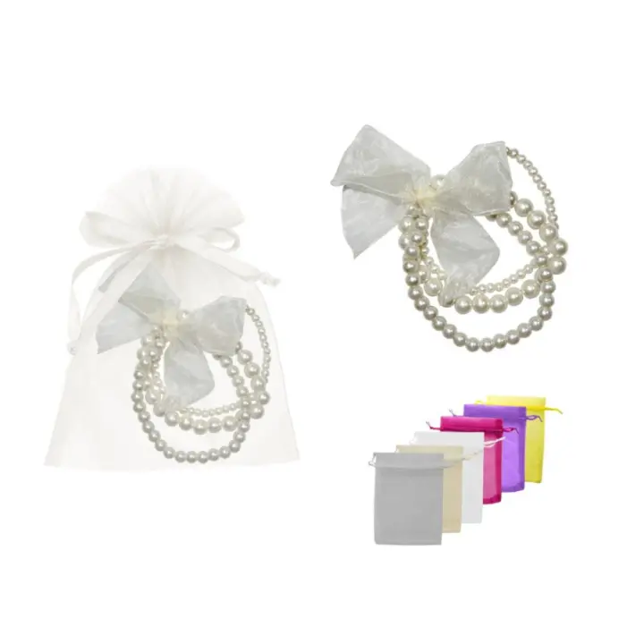 Pulsera triple de perlas blancas con lazo y bolsa de tul