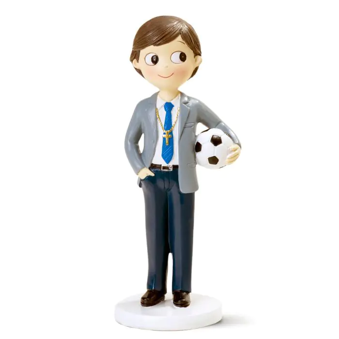 Figura niño comunión con pelota y rosario