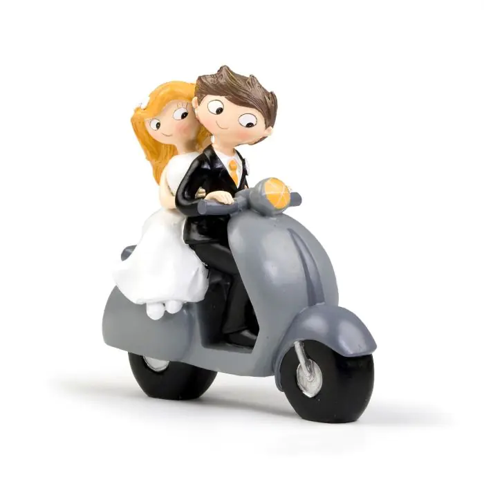 Figura pastel de novios Pop y Fun en scooter