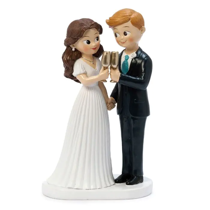 Figura pastel novios brindis novio rubio