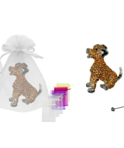 Broche con pedrería perrito y bolsa de tul